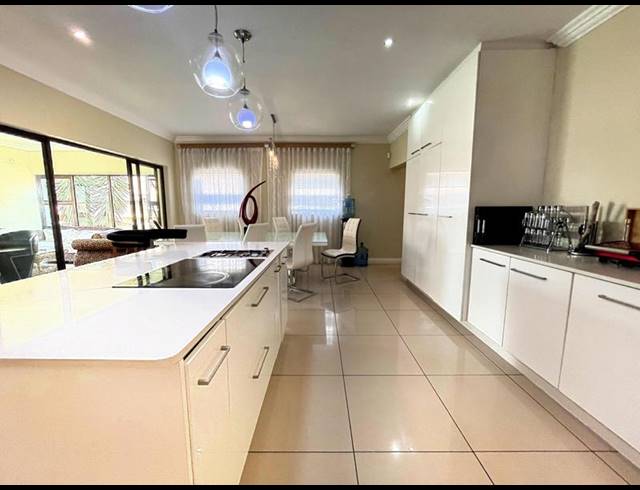 4 BEDROOM HOUSE FOR SALE IN BLUE VALLEY GOLF ESTATE